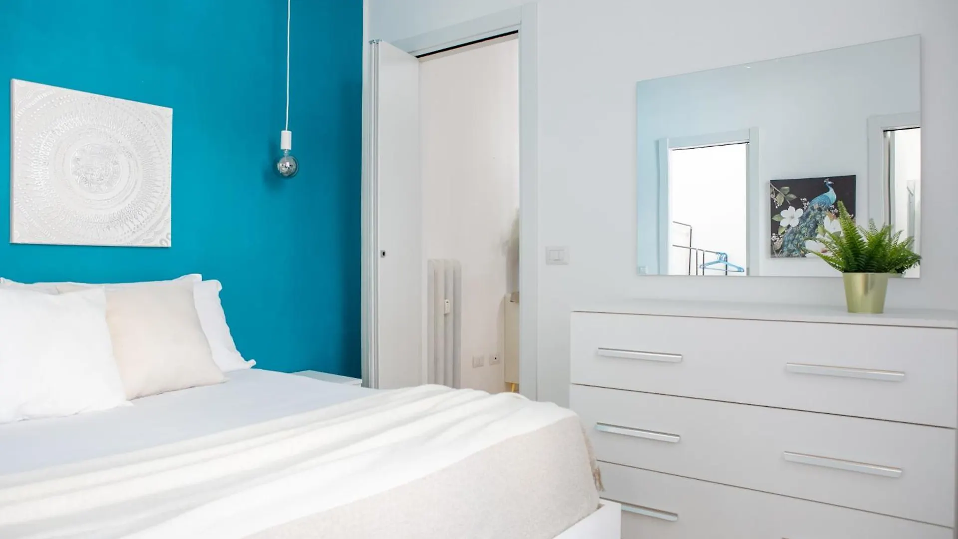 Parisi Apt Rome